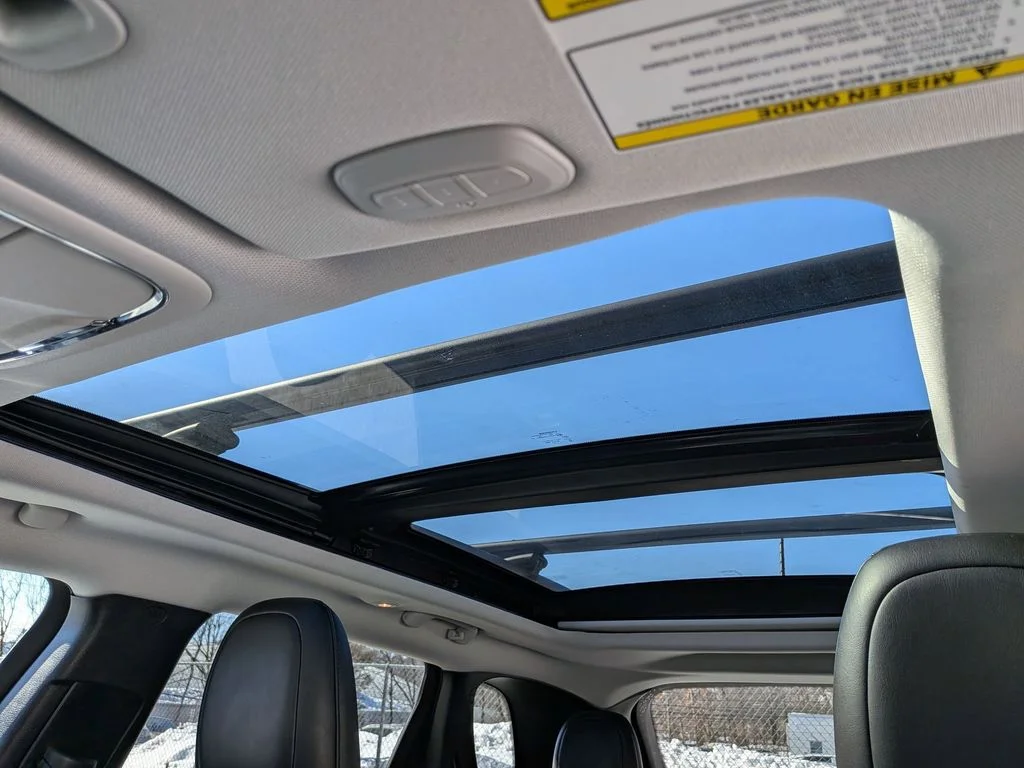 Used 2021 Silver Jeep Trailhawk image 21