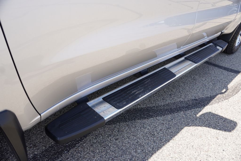 Used 2019 Silver Ice Metallic Chevrolet LT image 14