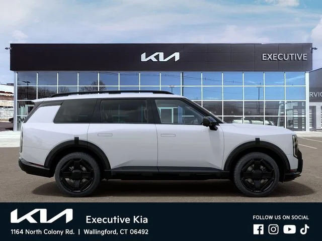 New 2027 White Kia  image 7