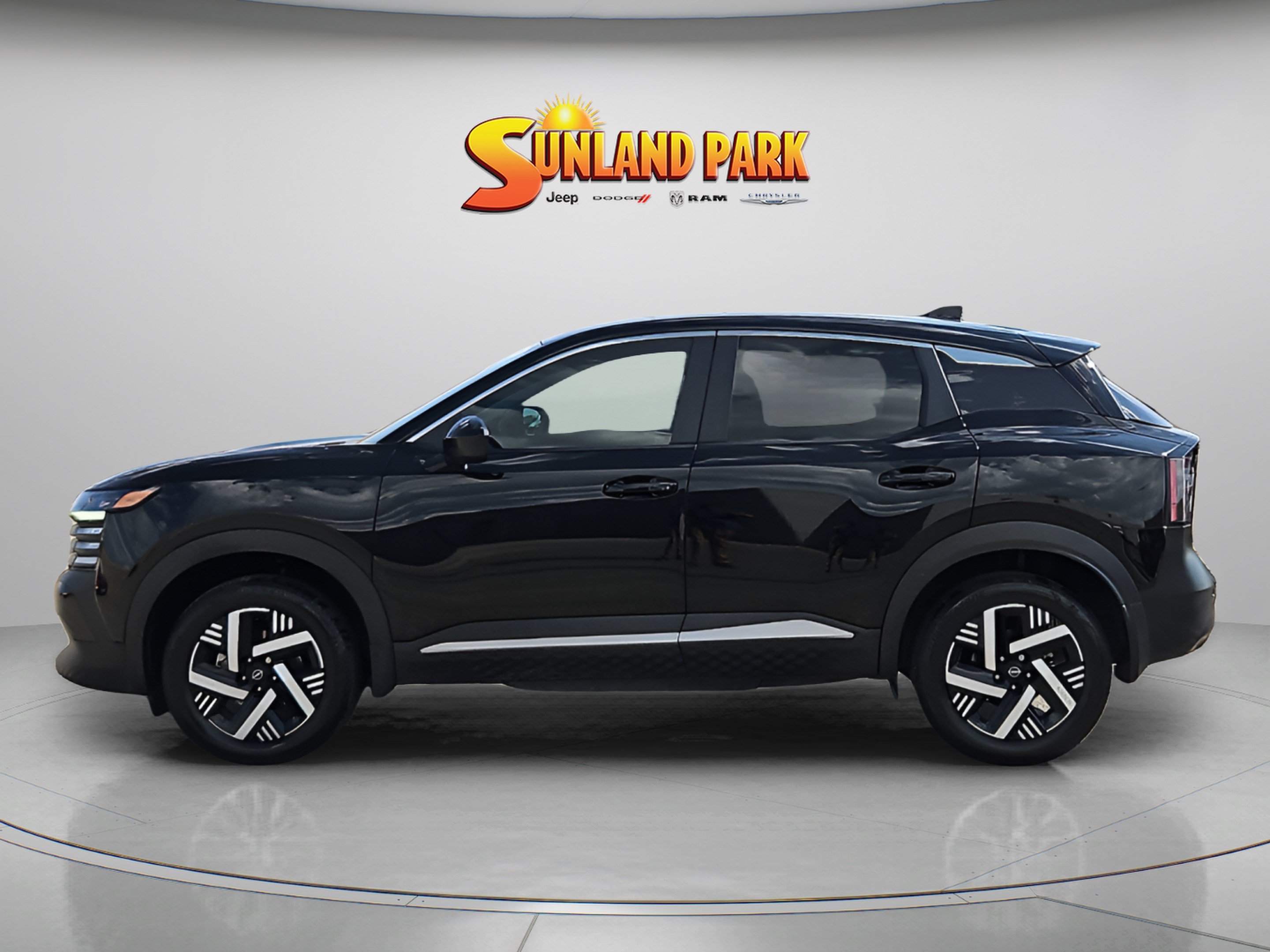 Used 2025 Super Black Nissan SV image 3