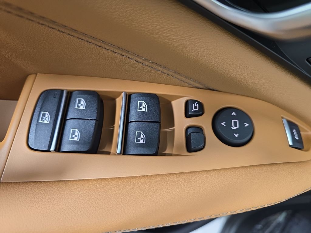 New 2026 Mineral White Metallic BMW xDrive40i image 28