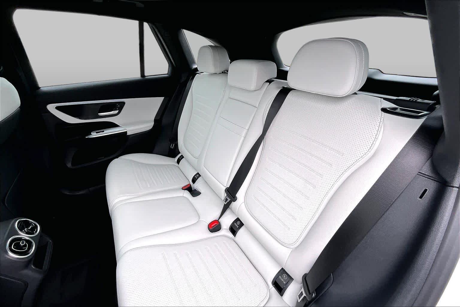 Used 2026 Polar White Mercedes-Benz GLC 300 image 21