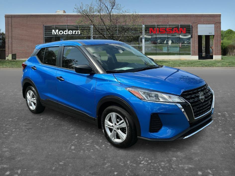 Used 2025 Electric Blue Metallic Nissan S image 5