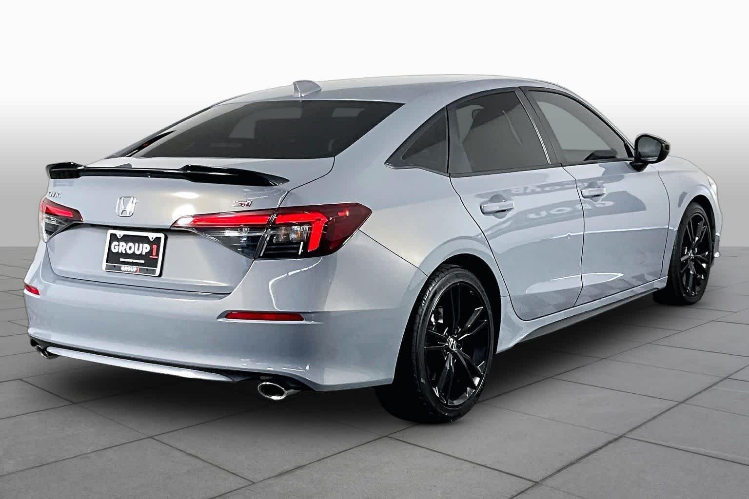 Used 2025 Urban Gray Pearl Honda  image 12