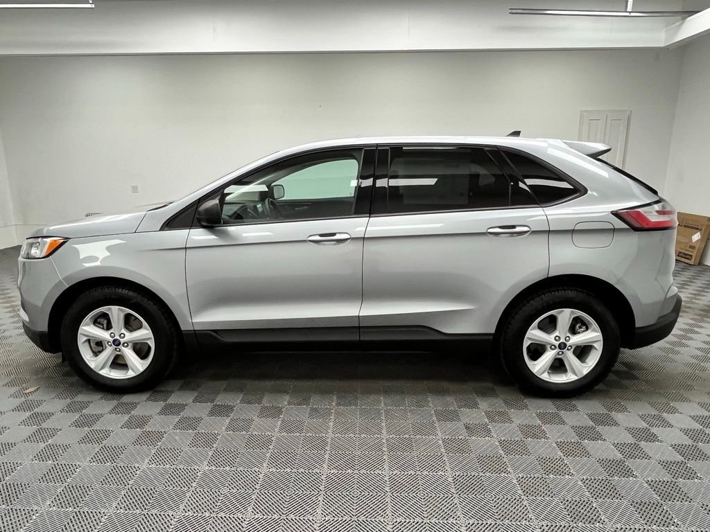 2022 Ford Edge SE - Photo 12