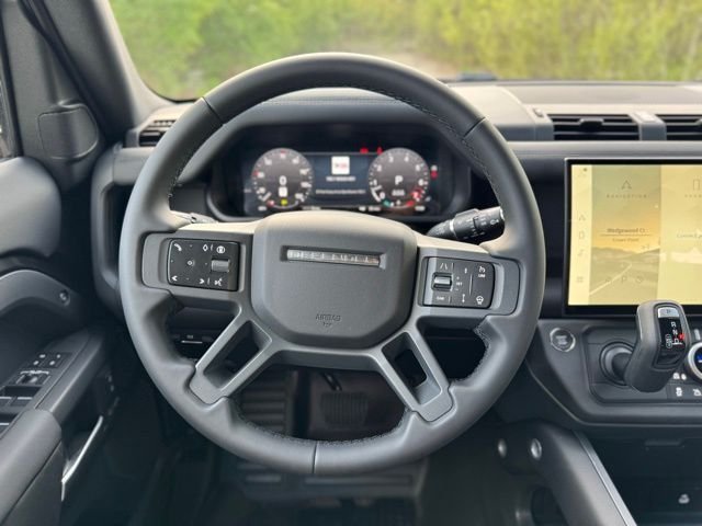 New 2026 Santorini Black Land Rover X-Dynamic SE image 22