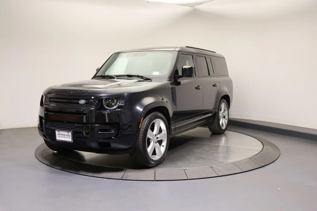 2023 Land Rover Defender X-Dynamic SE's photo