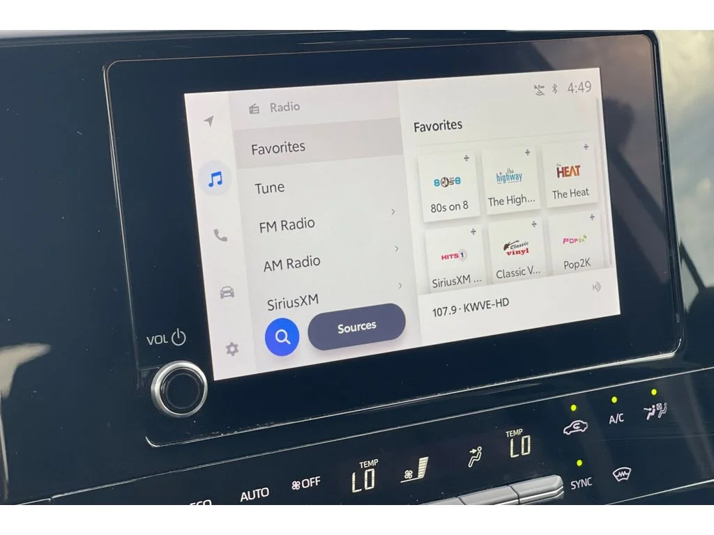 Used 2024 Cosmic White Pearl Subaru Premium image 26