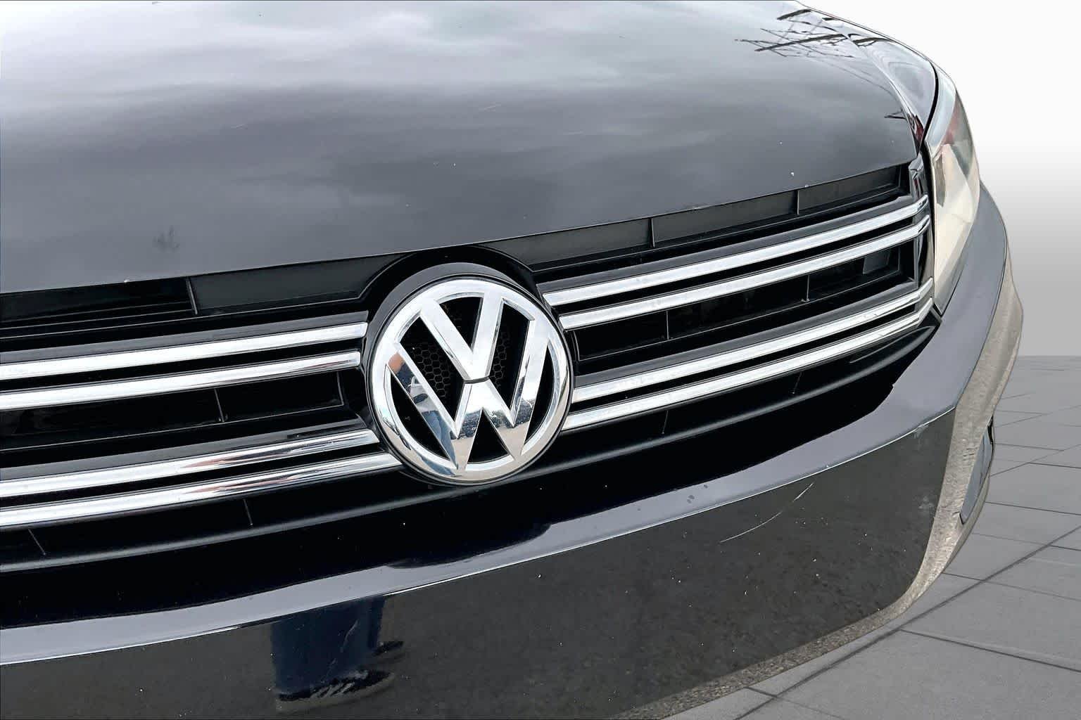 Used 2017 Deep Black Pearl Metallic Volkswagen  image 30