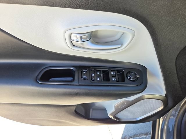 2022 Jeep Renegade Latitude - Photo 17