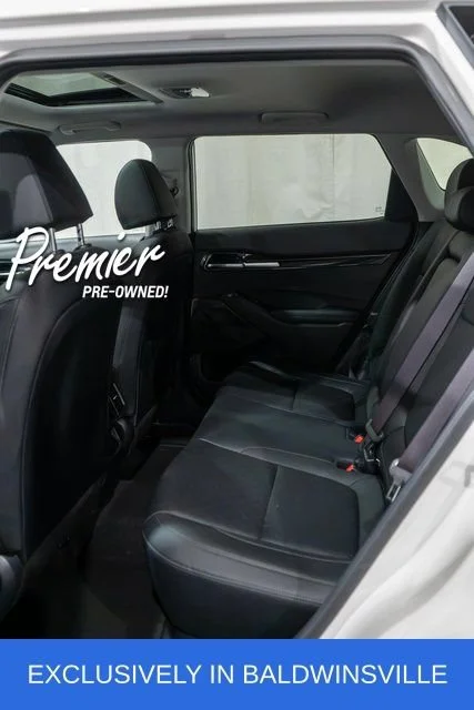 Used 2021 White Kia EX image 10
