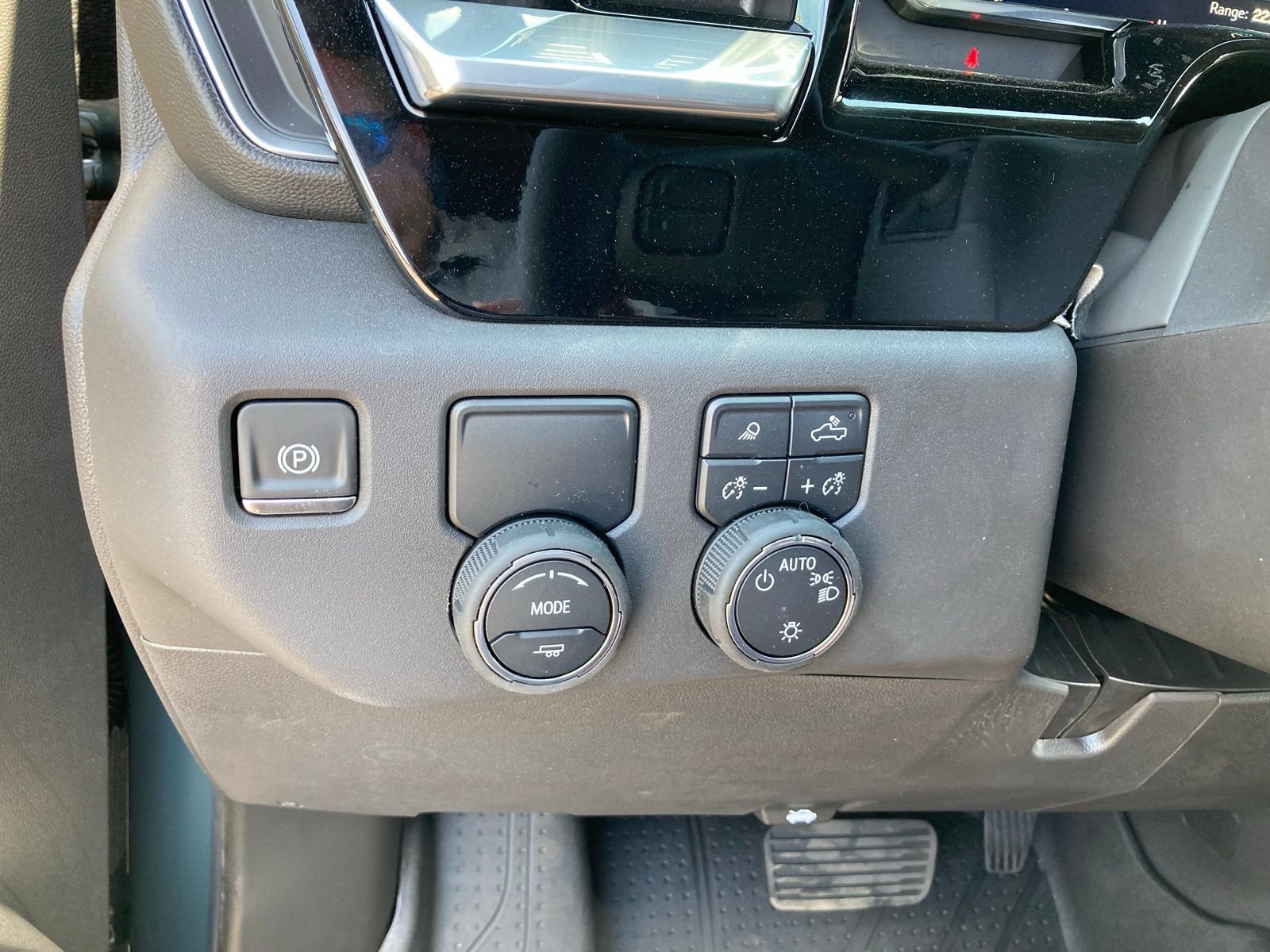 2025 Chevrolet Silverado 1500 LT - Photo 15