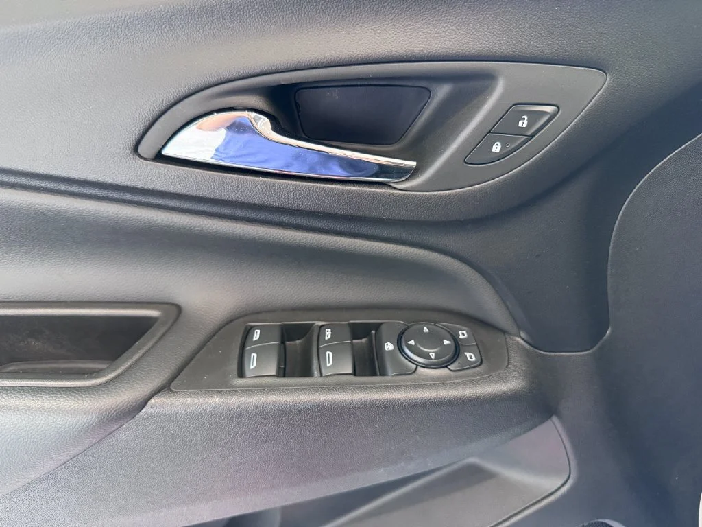 2024 Chevrolet Equinox LT - Photo 25