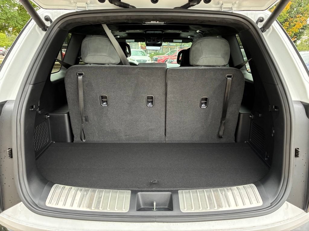 Used 2027 White Kia X-Line SX Prestige image 34