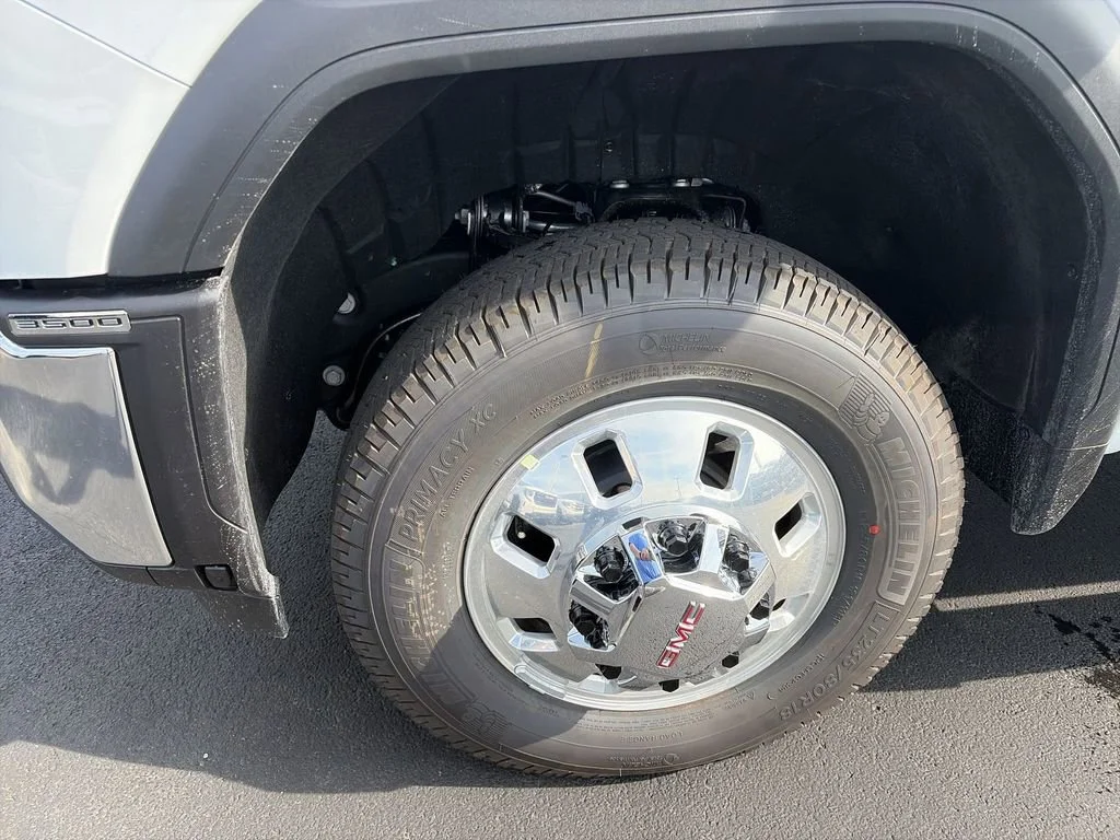 New 2026 Summit White GMC SLE DRW image 16
