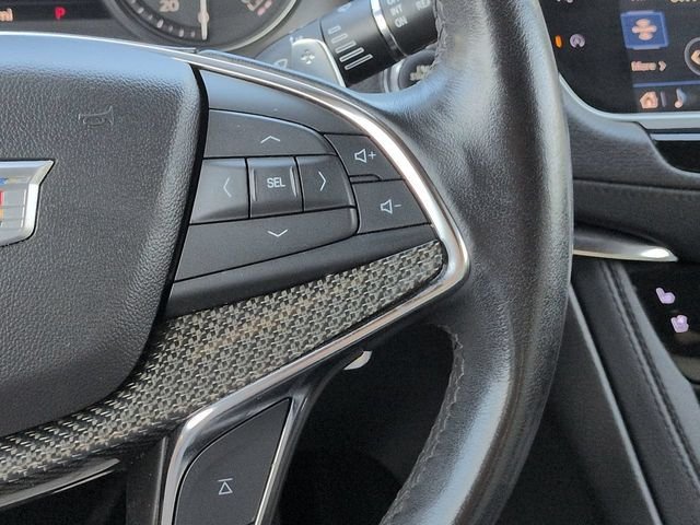 Used 2022 White Cadillac Sport image 23