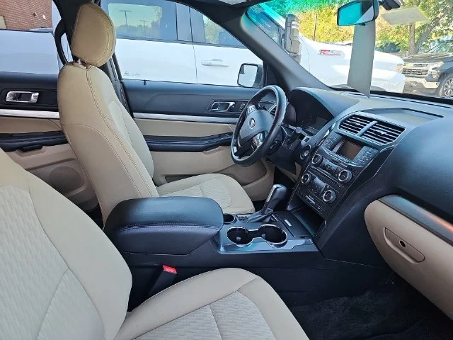 Used 2016 White Ford Base image 19