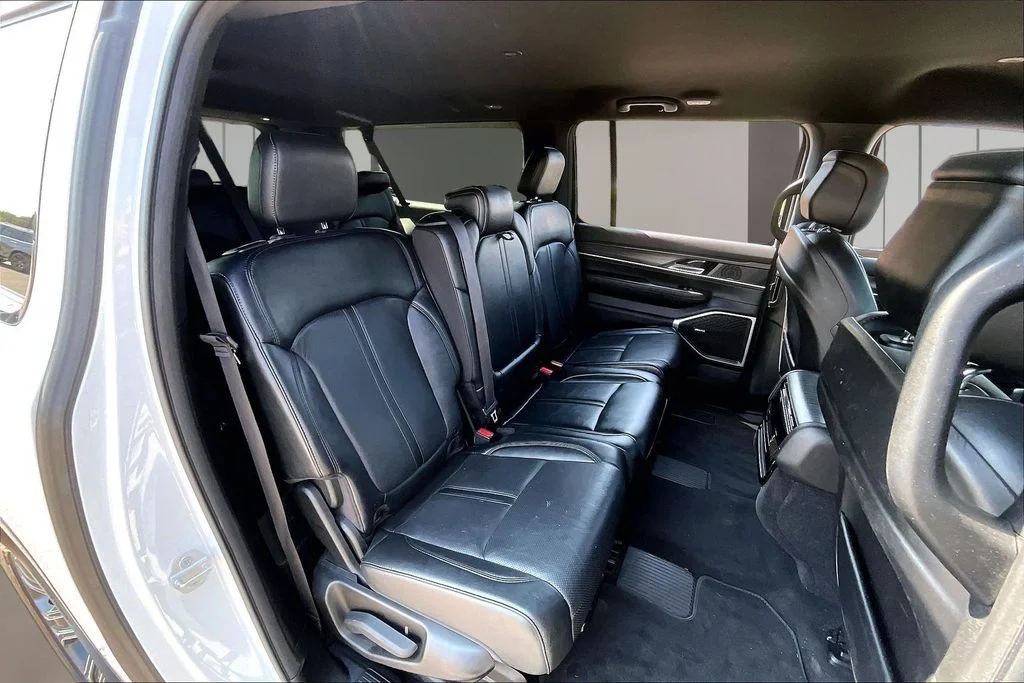 Used 2023 White Jeep Series II image 29
