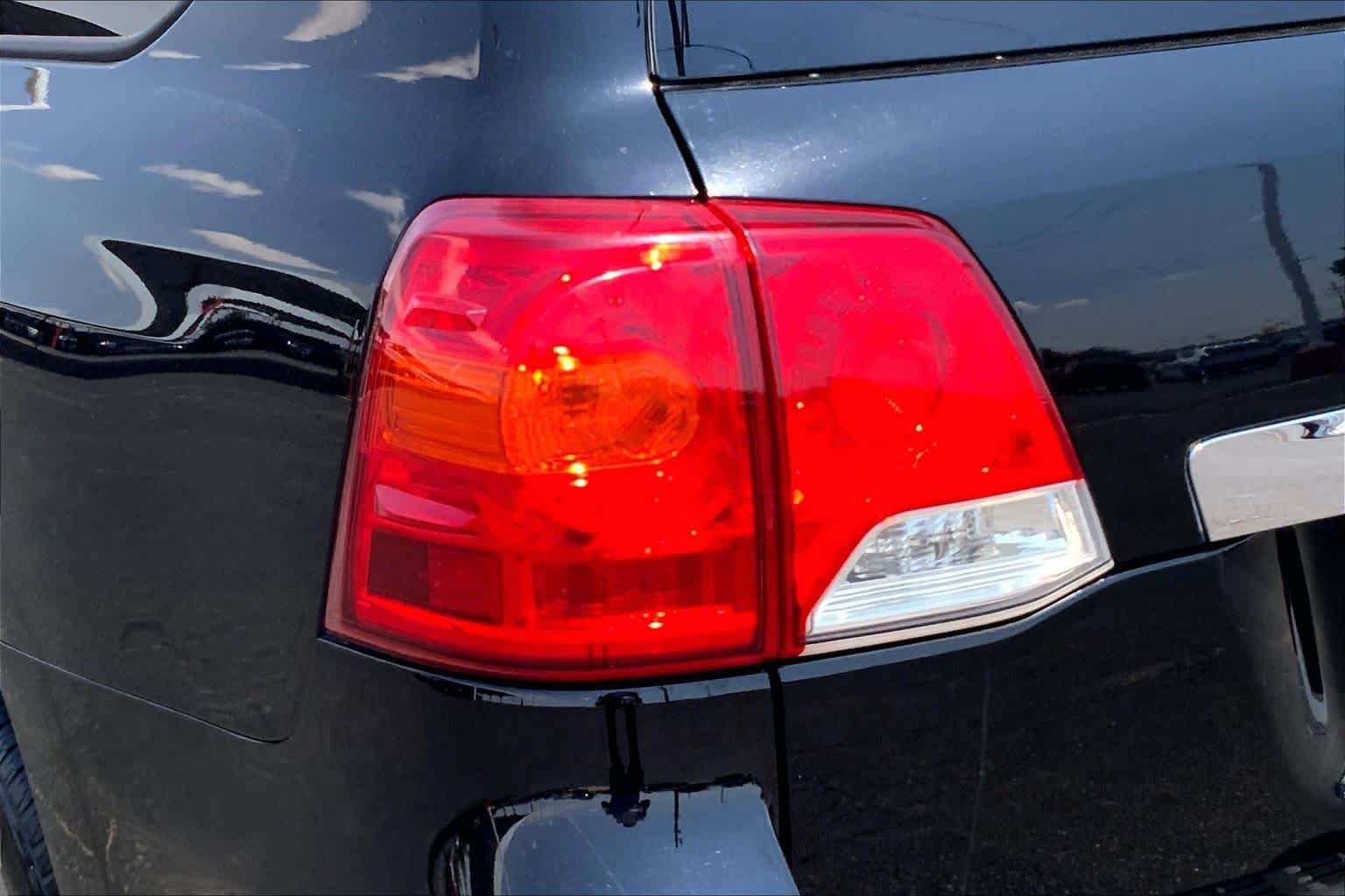 Used 2013 Black Toyota  image 29