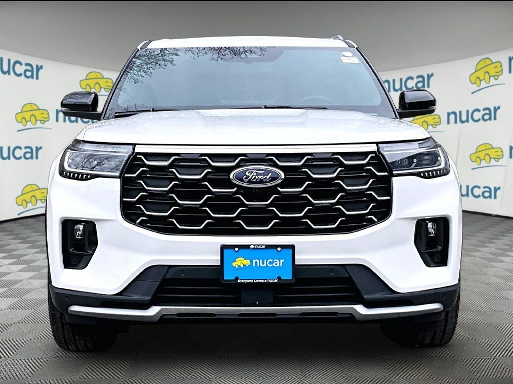 Used 2025 Star White Ford Platinum image 2