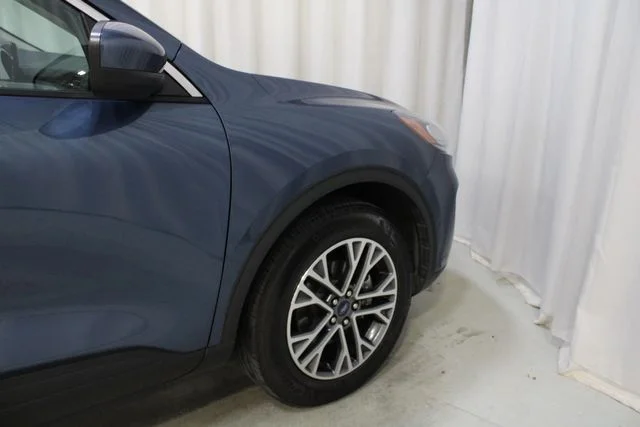 Used 2020 Blue Ford SEL image 29