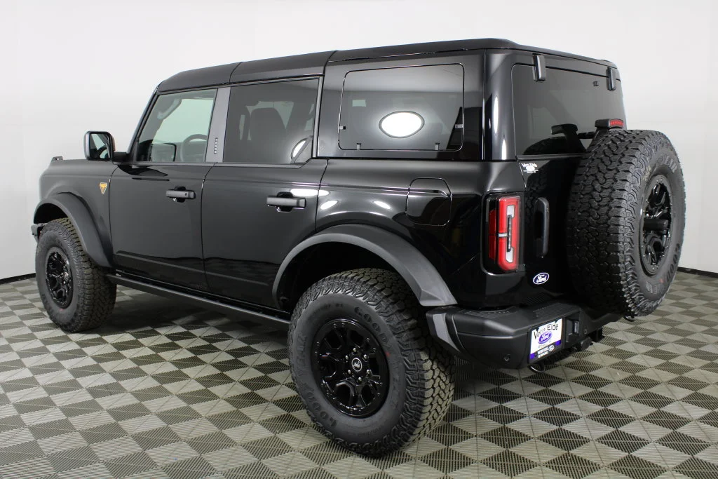 New 2026 Shadow Black Ford Badlands image 4