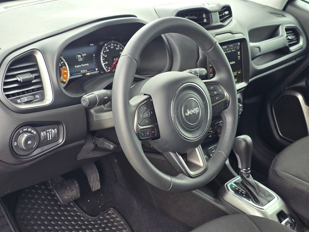 Certified Used 2022 Gray Jeep Latitude image 12