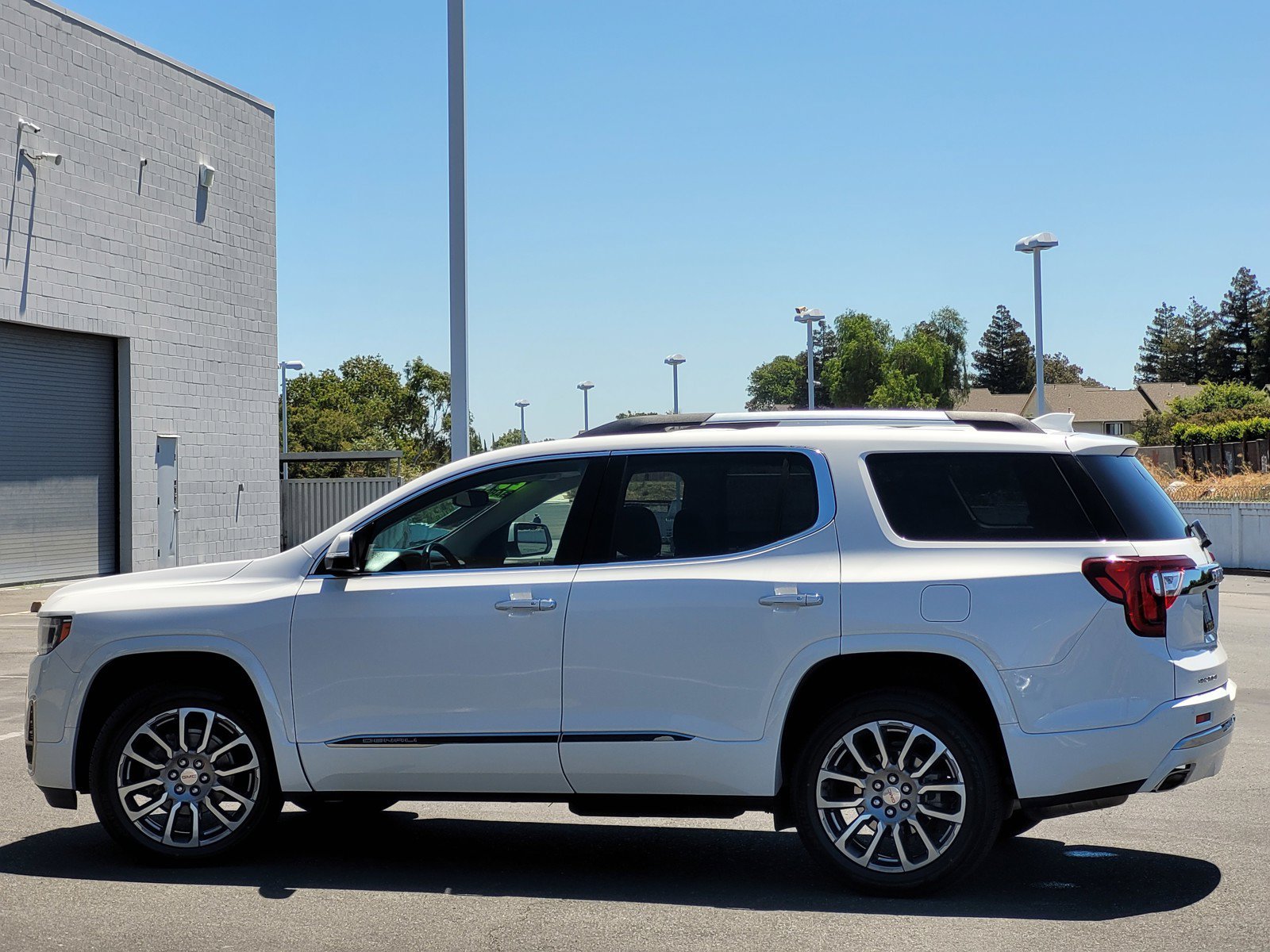 Used 2023 Summit White GMC Denali image 7