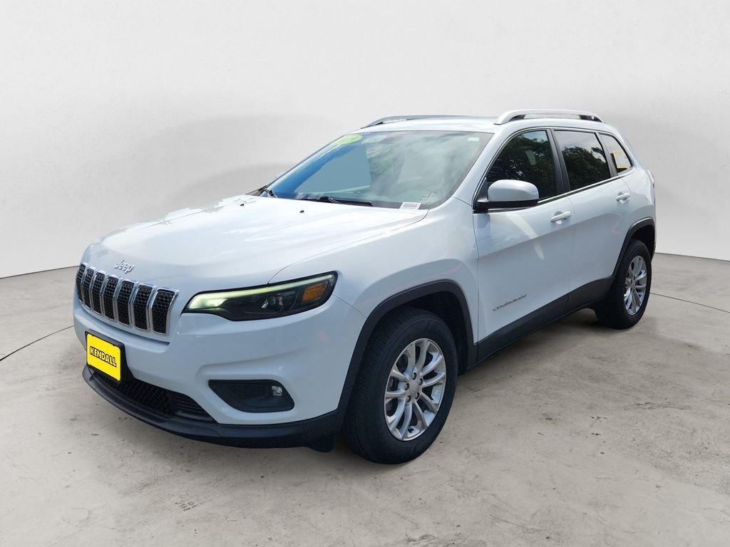 Used 2019 White Jeep Latitude image 1