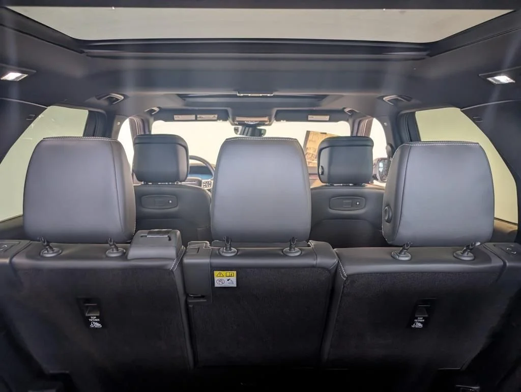New 2026 Fuji White Land Rover S image 30