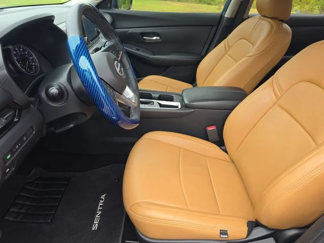 Used 2020 Blue Nissan SV image 15