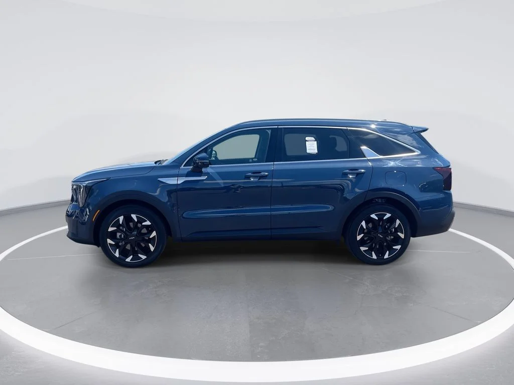 Used 2025 Black Kia EX image 5