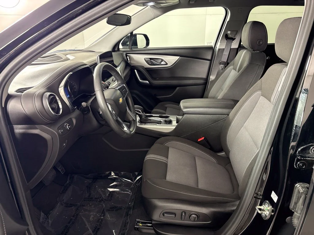 Used 2025 Black Chevrolet LT image 24