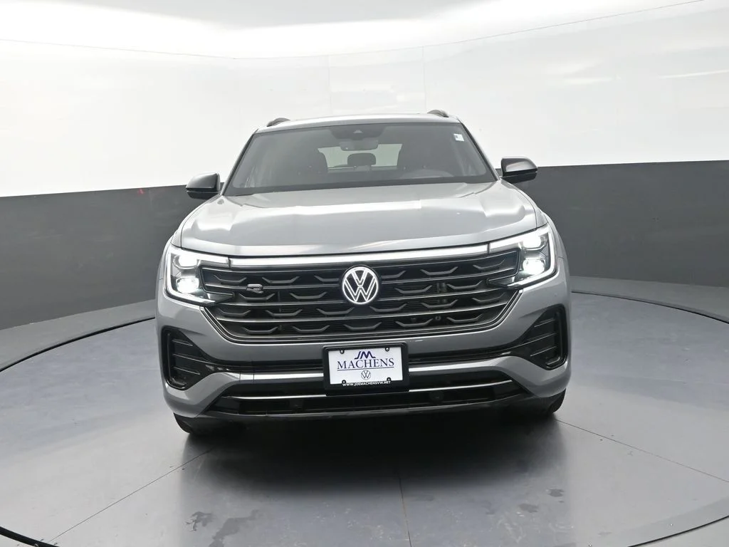 New 2026  Volkswagen 2.0T SEL R-Line Black image 2