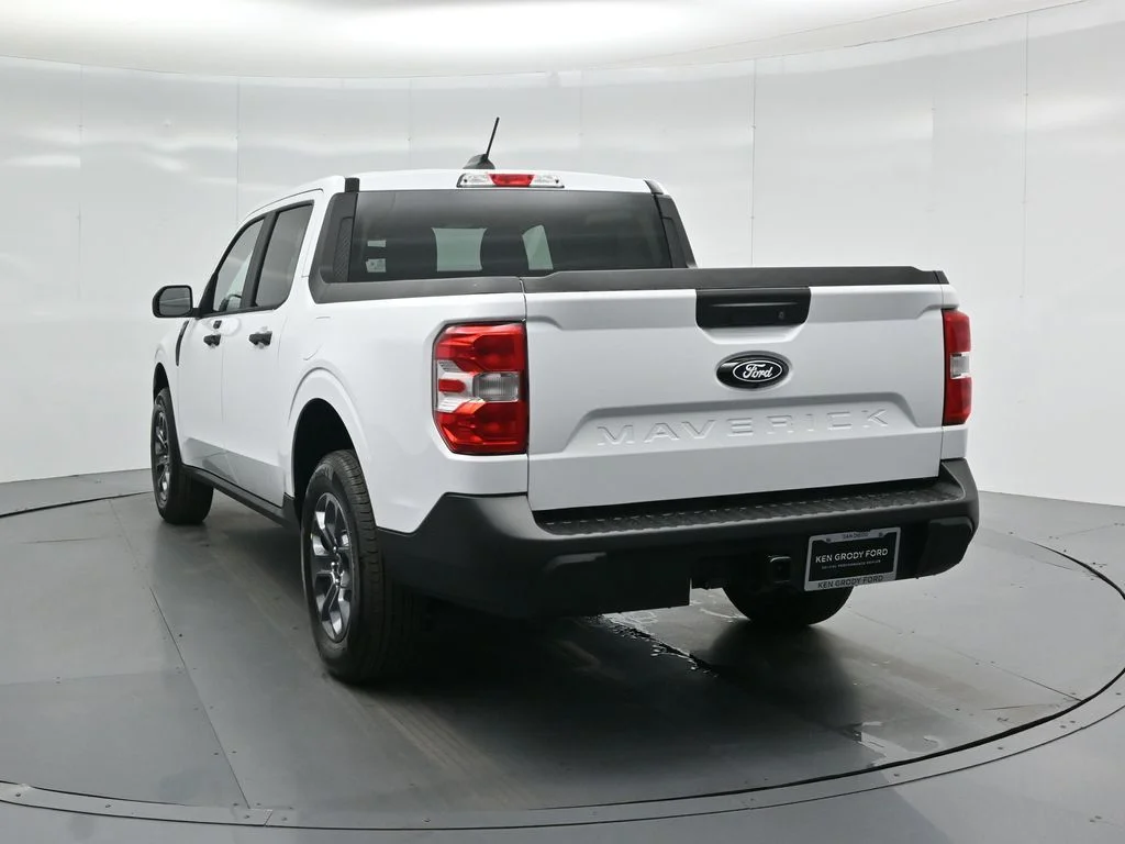 New 2026 White Ford XLT image 24