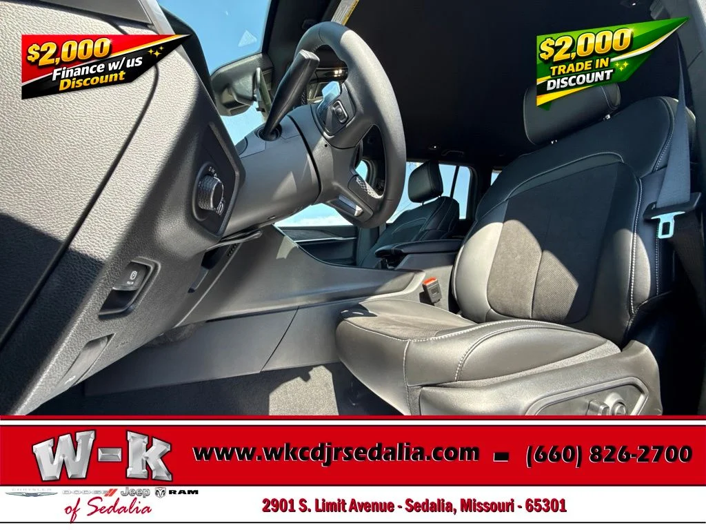 New 2027 Gray Jeep Altitude image 18