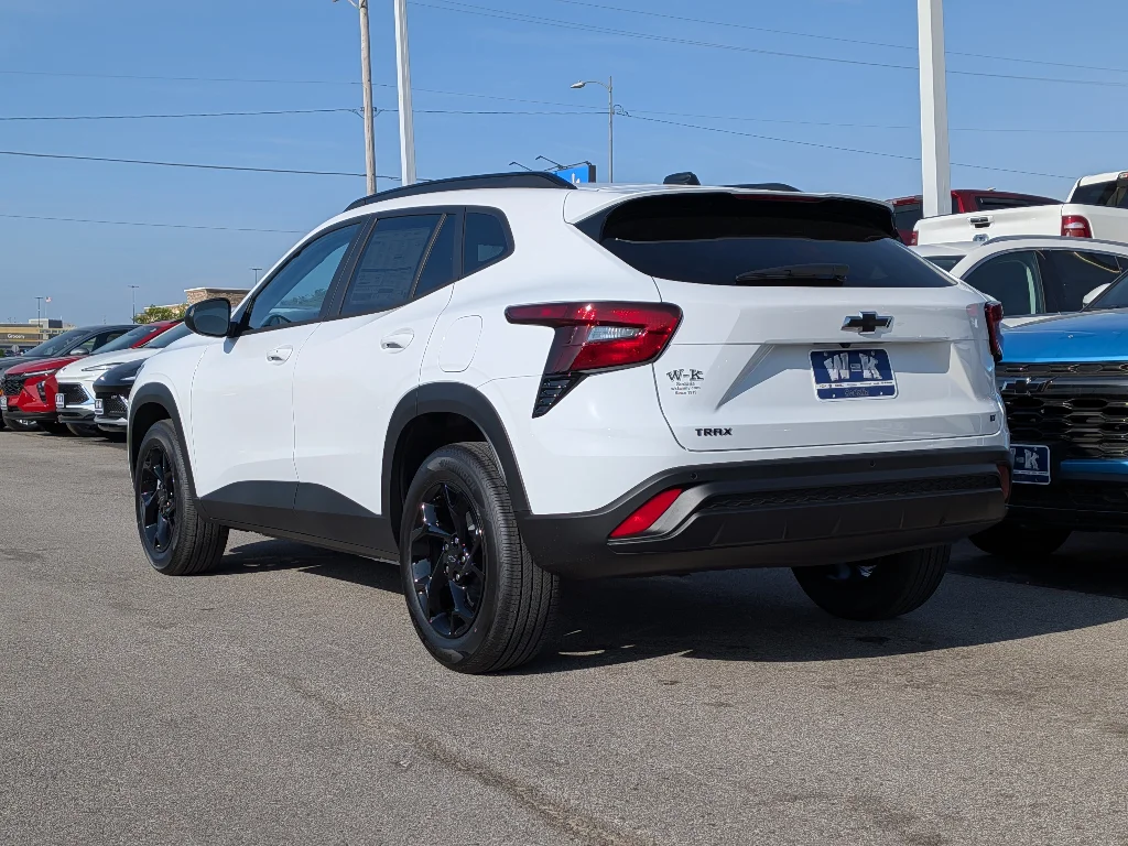 New 2026 Summit White Chevrolet LT image 8