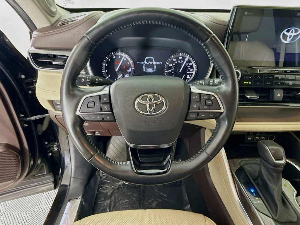 Used 2021 Black Toyota Platinum image 11
