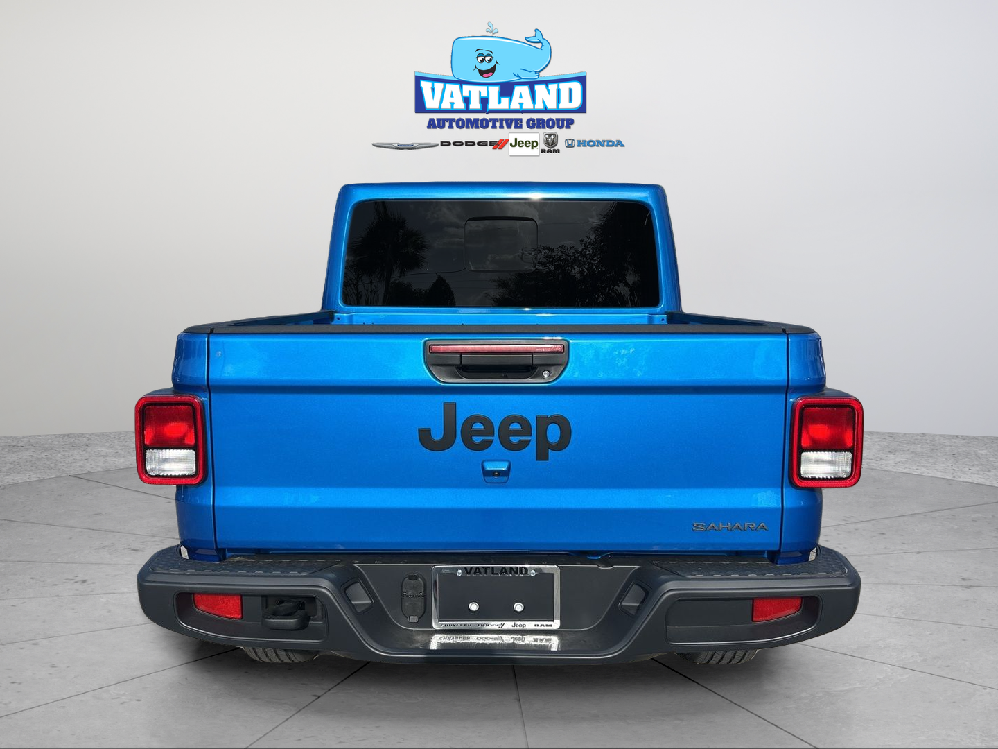New 2026 Hydro Blue Pearl-Coat Exterior Paint Jeep Sahara image 4