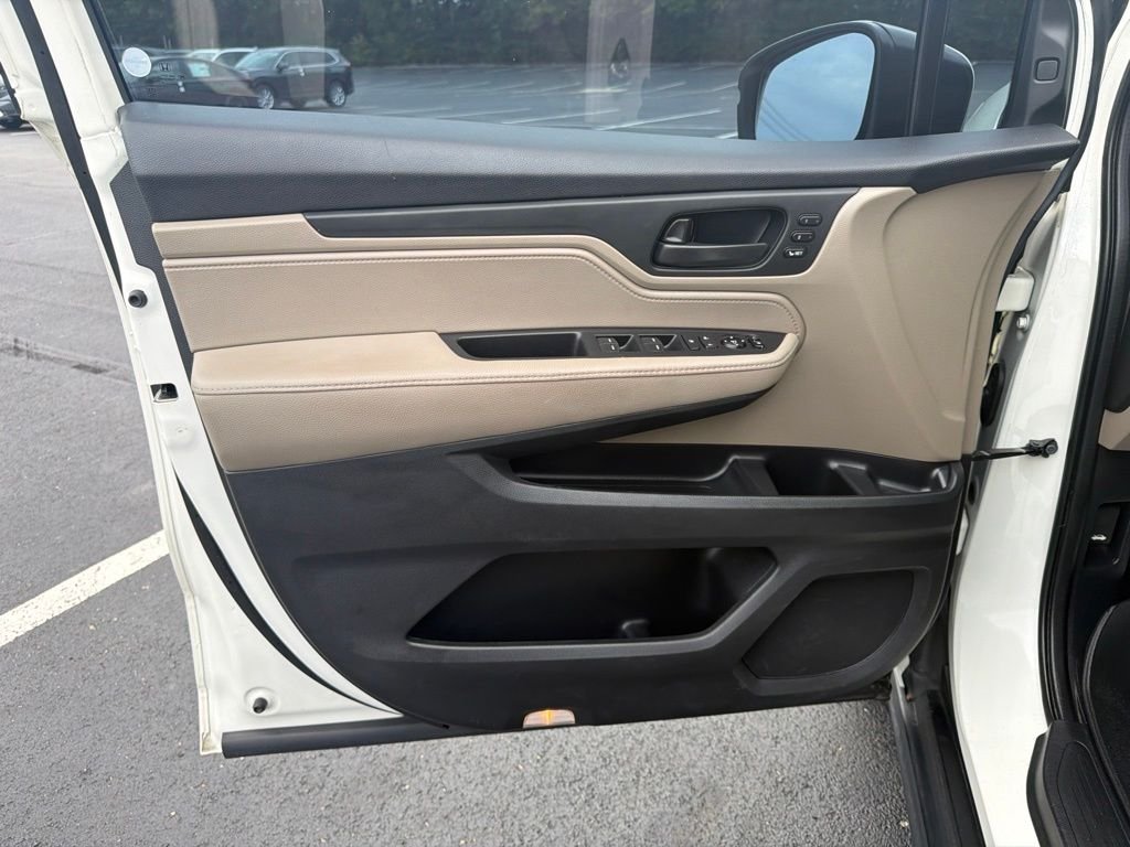 Used 2019 White Diamond Pearl Honda EX-L image 18