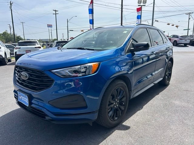 Used 2024 Blue Ford SE image 3