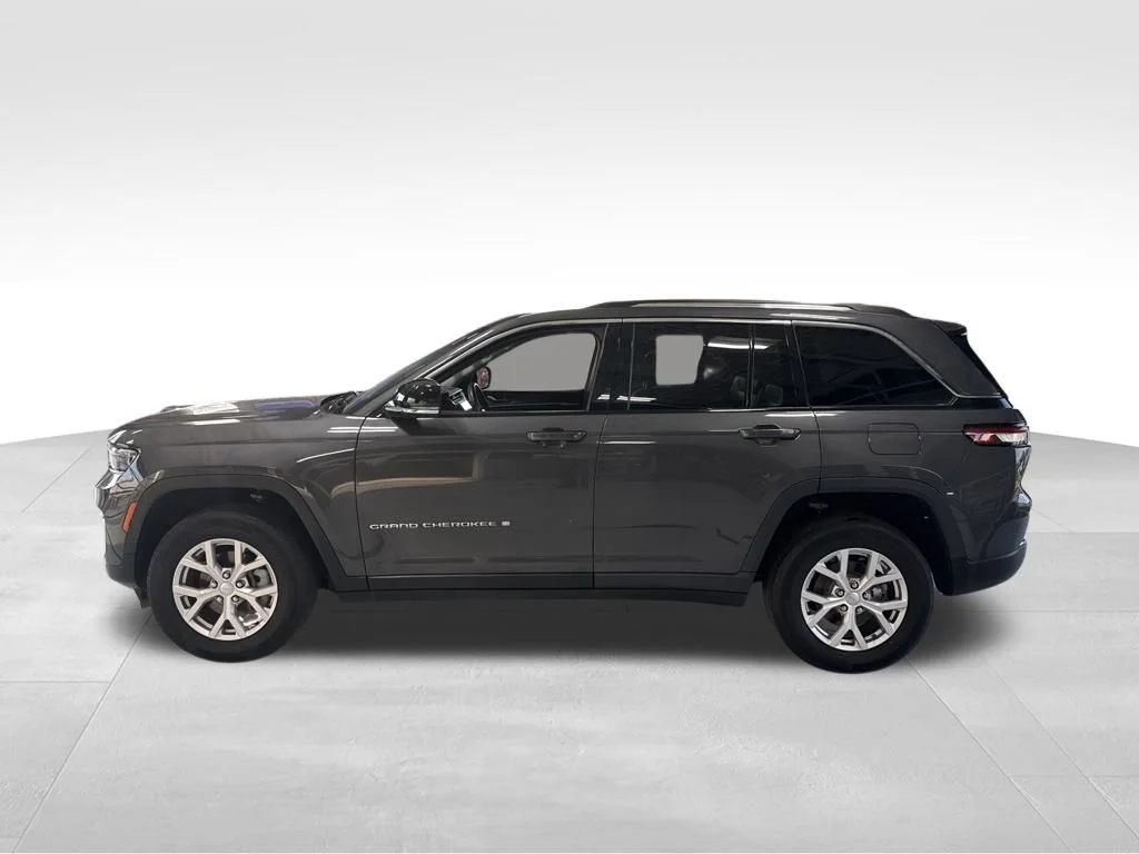 Used 2022 Gray Jeep Limited image 2