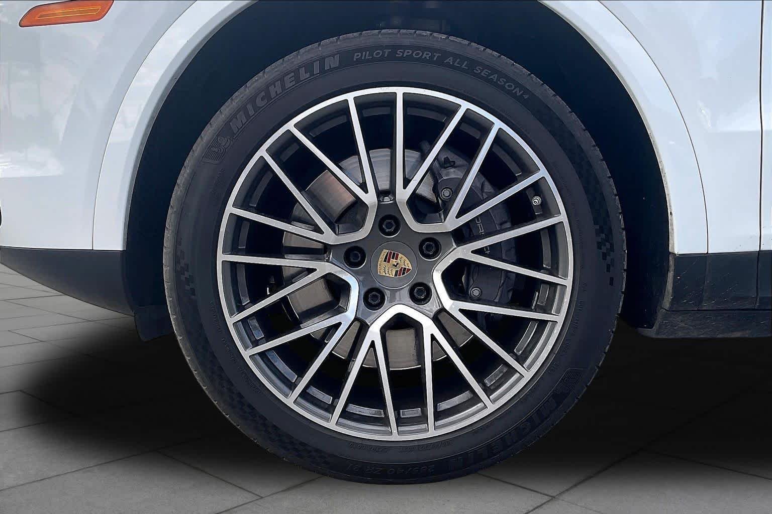 Used 2022  Porsche  image 10