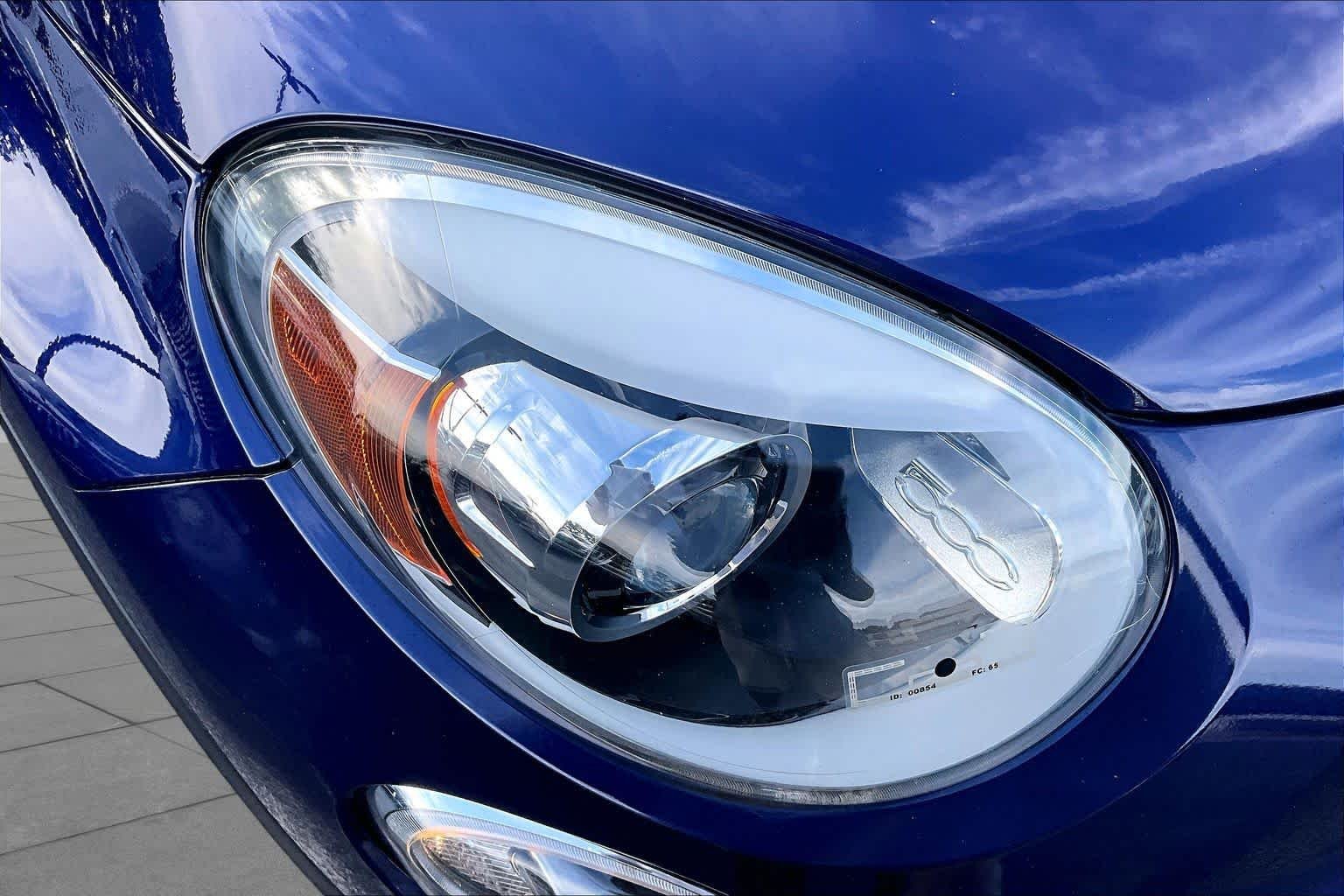 Used 2017 Blu Venezia (Blue Metallic) FIAT Pop image 25