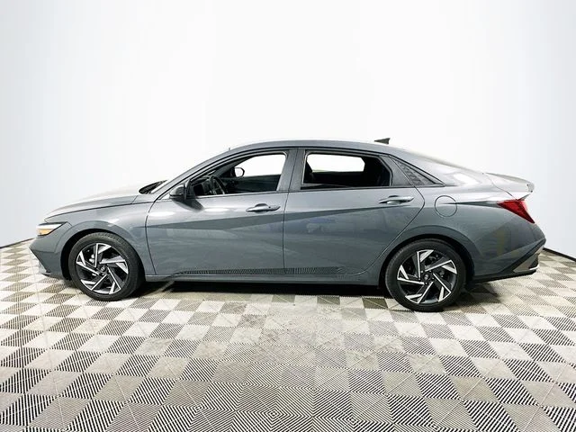 Certified Used 2025 Gray Hyundai SEL Sport image 6