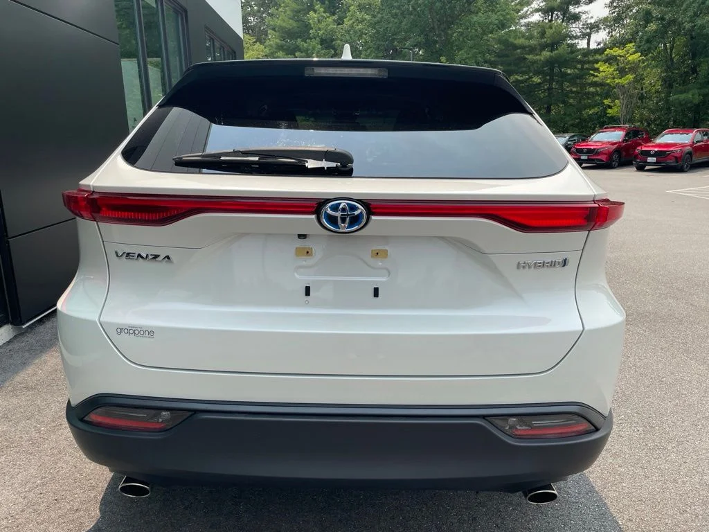 Used 2021 White Toyota LE image 5