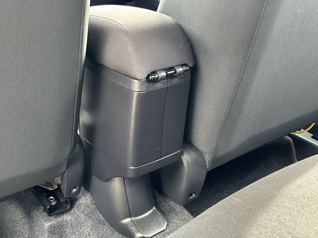 Used 2024  Mitsubishi  image 23