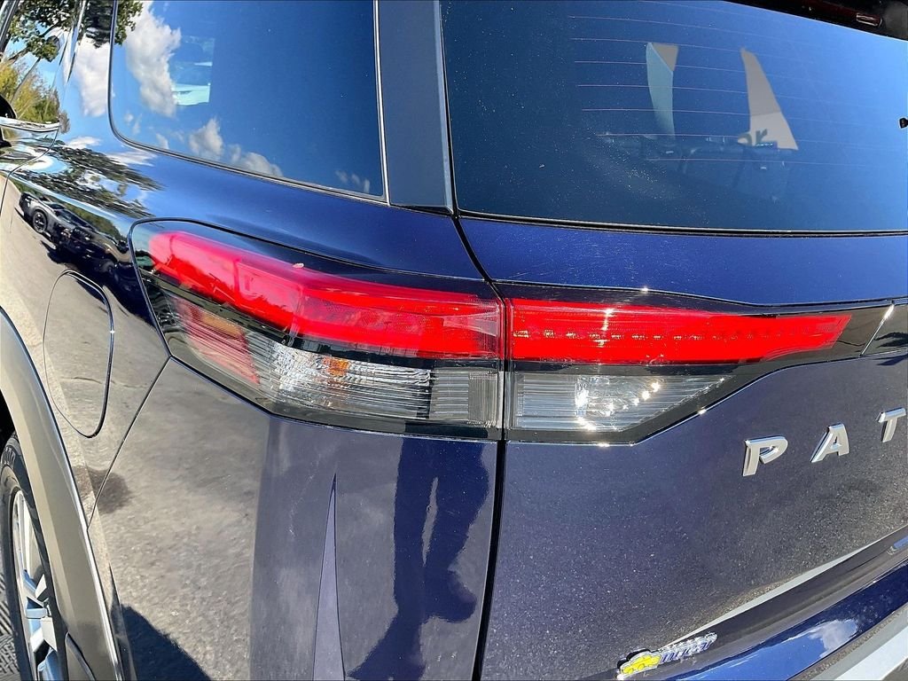 Used 2022 Deep Ocean Blue Pearl Nissan SL image 32