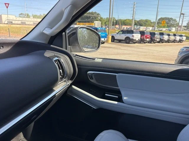 New 2026 Star White Metallic Tri-Coat Ford Platinum image 39