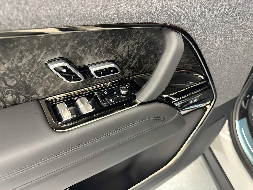 New 2026 Borasco Grey Land Rover Dynamic SE image 18